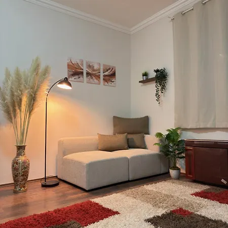 Boldog Deluxe Daire Solnok